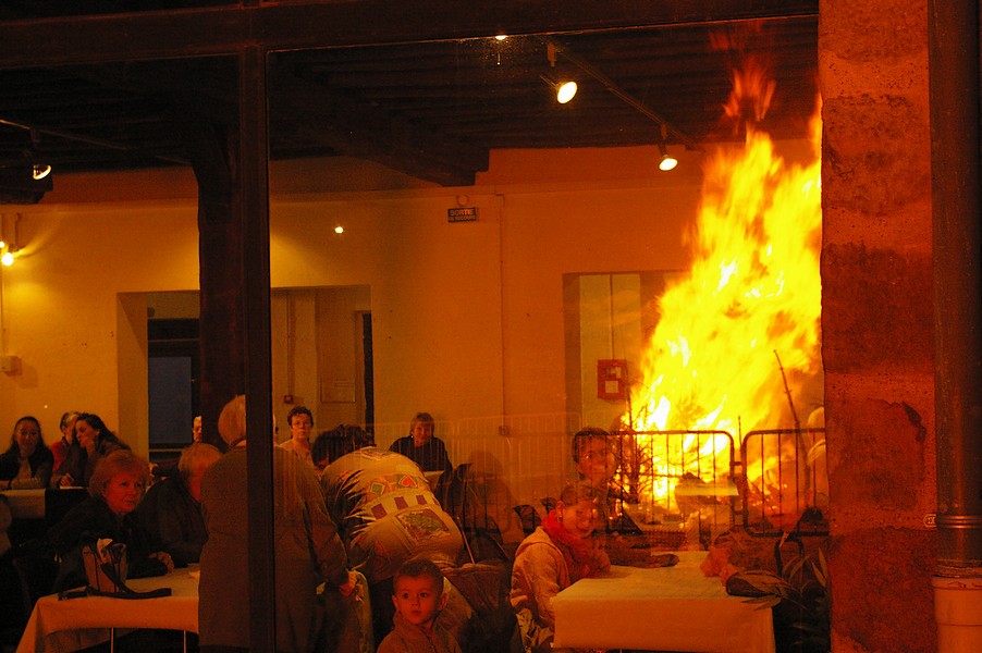 Sapins Galette et cidre: feu de joie sapins 107